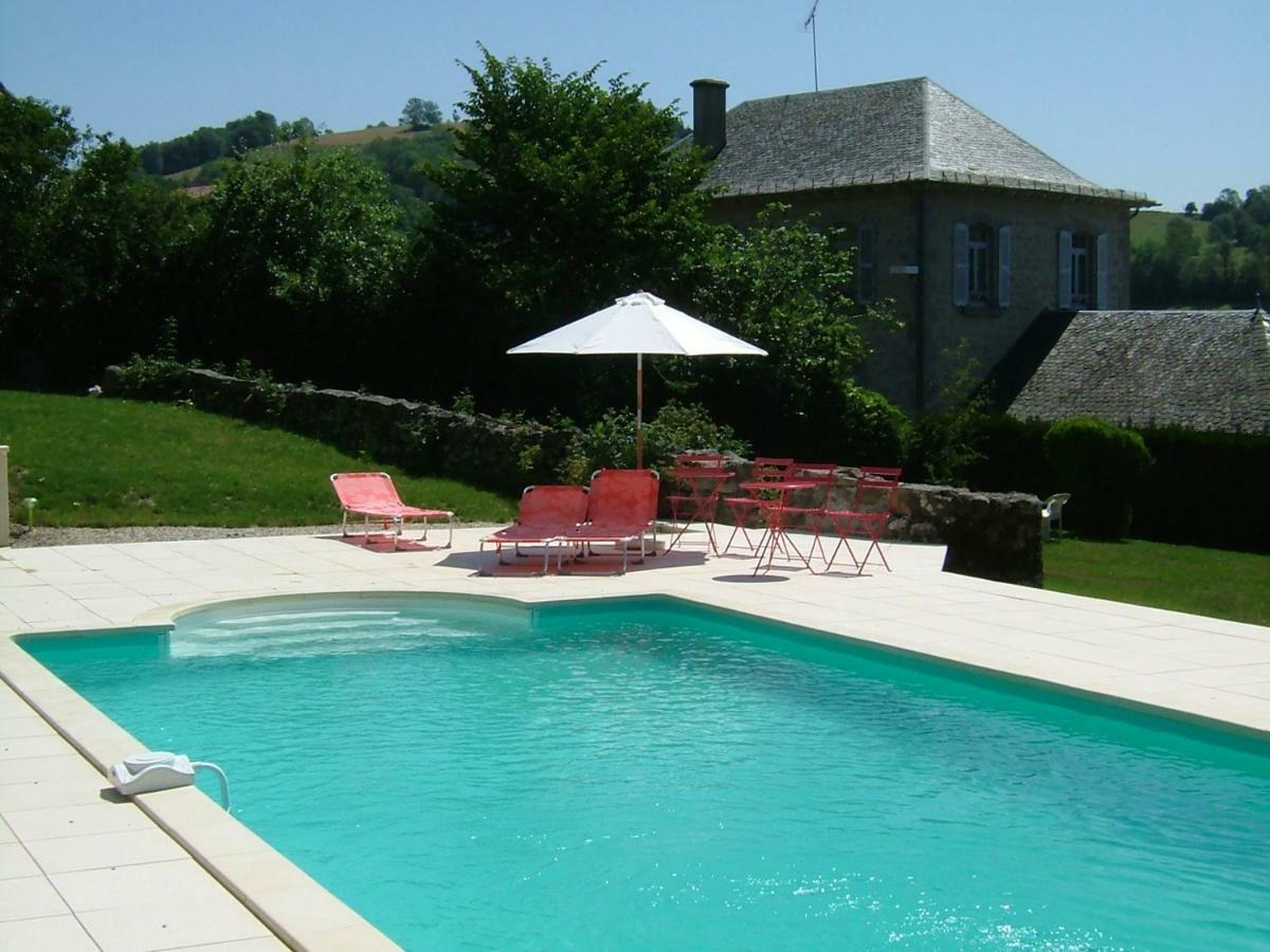 La Maison Pres D'Aurillac Giou-de-Mamou Buitenkant foto